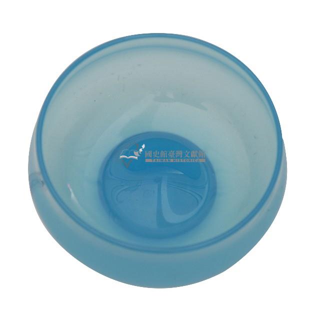 淡藍色透明玻璃缽藏品圖，第1張