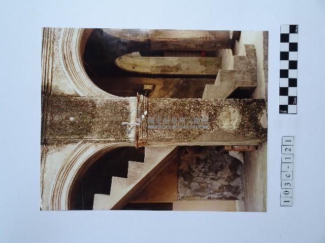 黃則修攝家屋柱子藏品圖，第1張