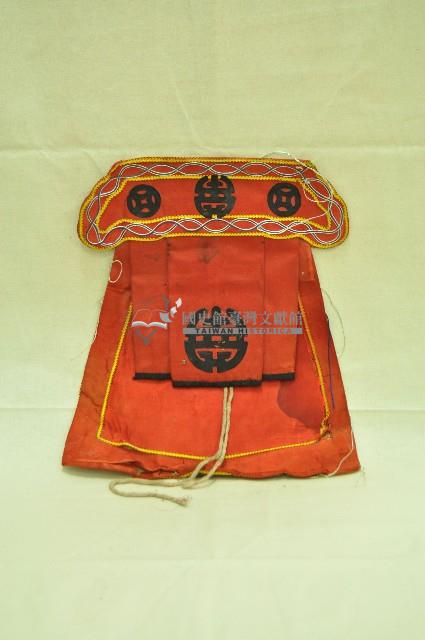 河南戲服紅色道具帽藏品圖，第1張