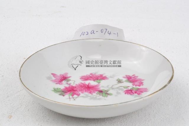 金口五彩折枝花卉紋瓷碟藏品圖，第1張