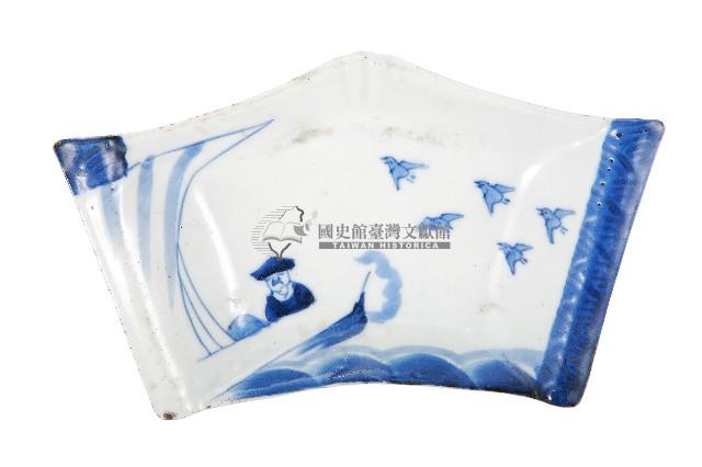 青花舟艇人物飛鳥紋五角變形皿藏品圖，第1張