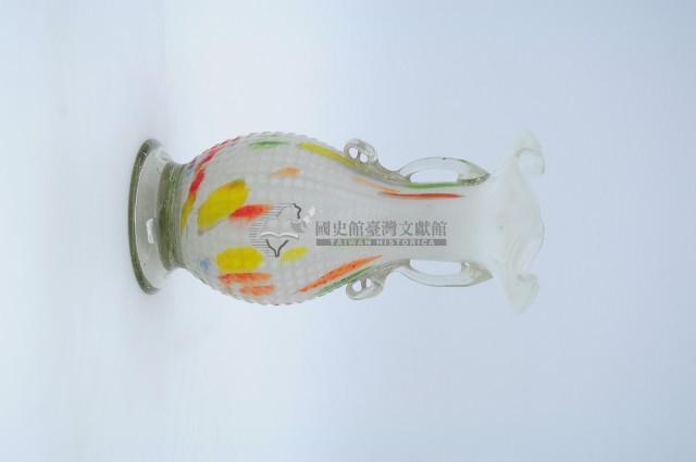 花口雙繫耳彩飾玻璃直頸瓶藏品圖，第1張
