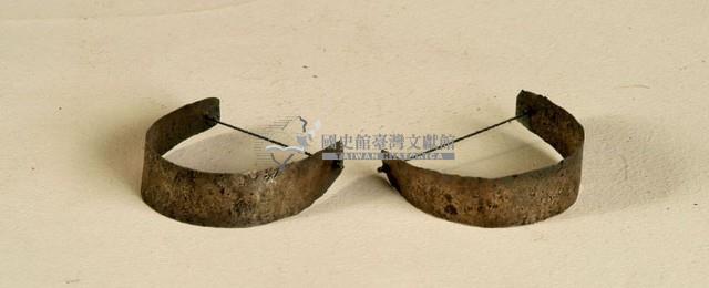 雅美族男用銀手飾(蘭嶼東清)藏品圖，第1張