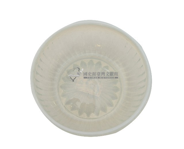 乳白色蓮瓣紋玻璃洗藏品圖，第1張
