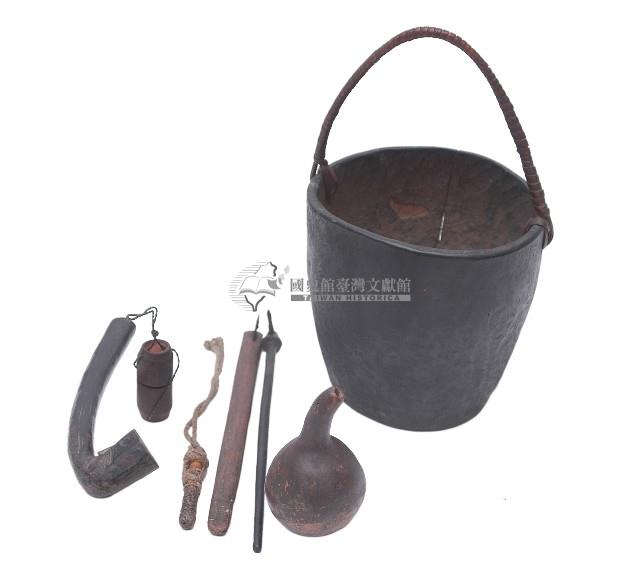 卑南族紋手足器具藏品圖，第1張