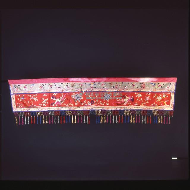 紅色吉祥繡樣床簾藏品圖，第1張