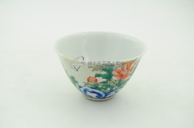 九谷款五彩牡丹花鳥石紋盞杯藏品圖，第1張