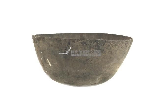 賽夏族銅製圓鍋藏品圖，第1張