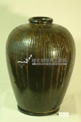 黑褐釉棋盤方格紋窄口豐肩式陶甕藏品圖，第1張