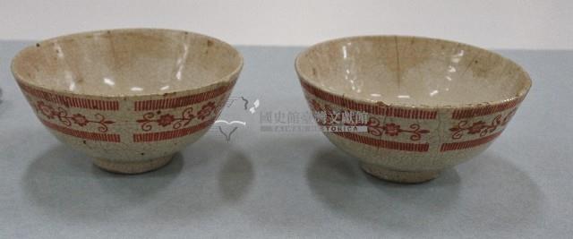 紅彩印花花卉紋碗（2）藏品圖，第1張