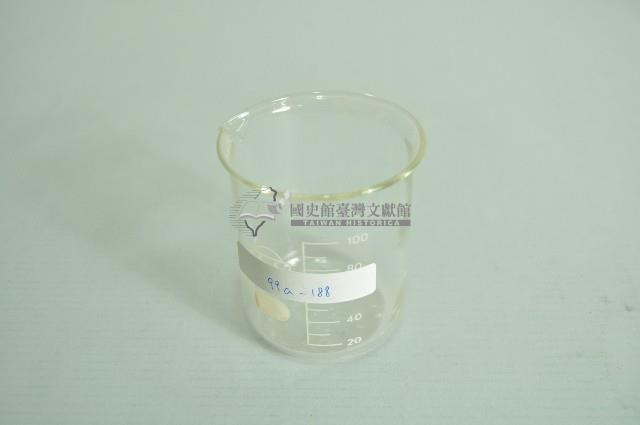 流嘴寬口透明玻璃量杯藏品圖，第1張