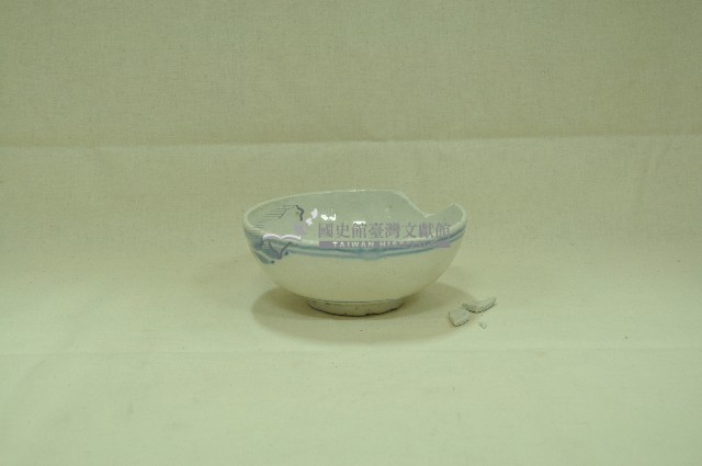 青花加彩花卉紋碗藏品圖，第1張