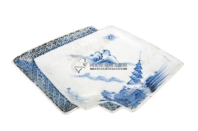 青花山水樓閣襷紋雙結型皿藏品圖，第1張