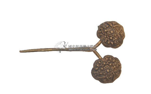 金屬製雙頭雕花髮釵藏品圖，第1張