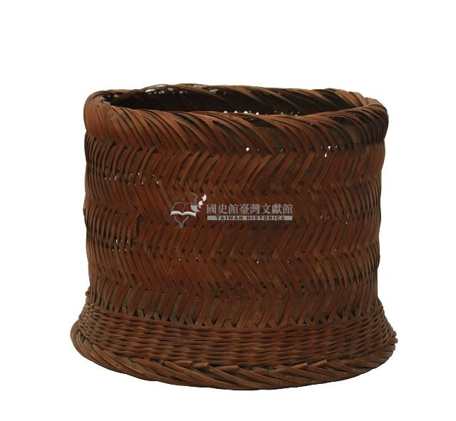 藤製火爐藏品圖，第1張