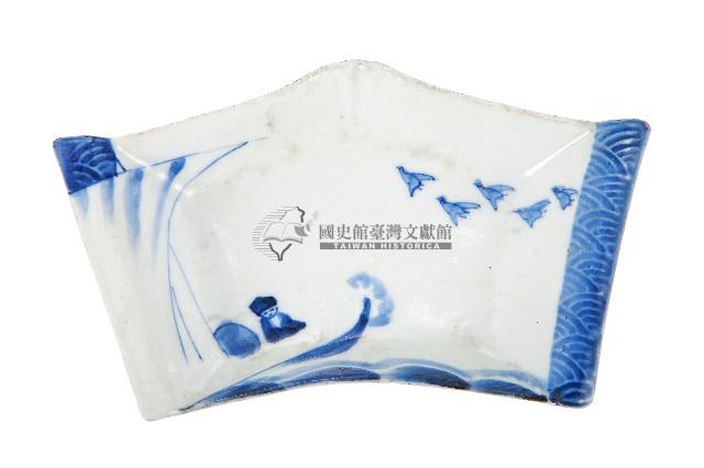 青花舟艇人物飛鳥紋五角變形皿藏品圖，第1張