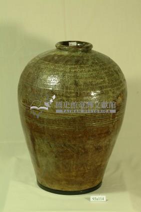 深黑褐釉T字款窄口豐肩式陶甕藏品圖，第1張