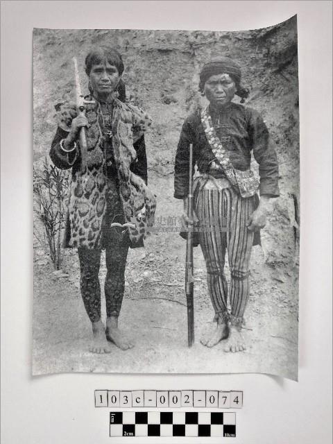 黃則修攝原住民合影照藏品圖，第1張