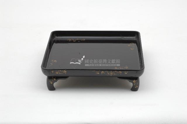 木胎正方丸角黑漆地蒔繪膳盤藏品圖，第1張