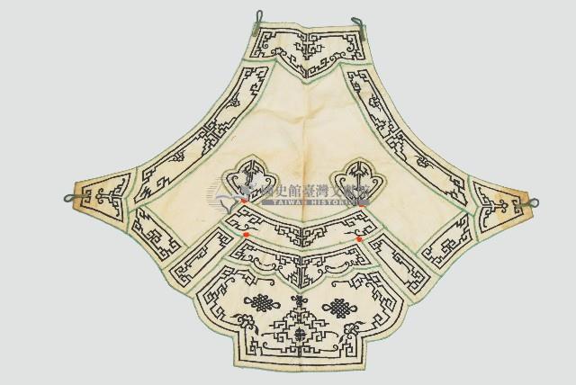 褐色吉祥繡樣肚兜藏品圖，第1張