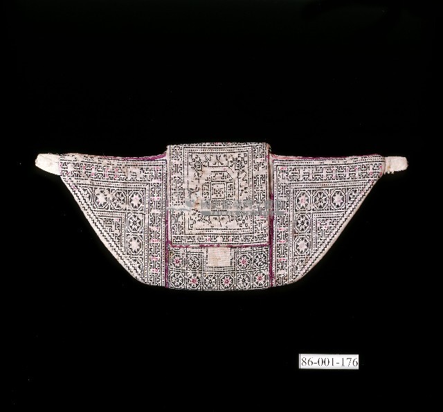 排灣族花卉紋刺繡袋藏品圖，第1張