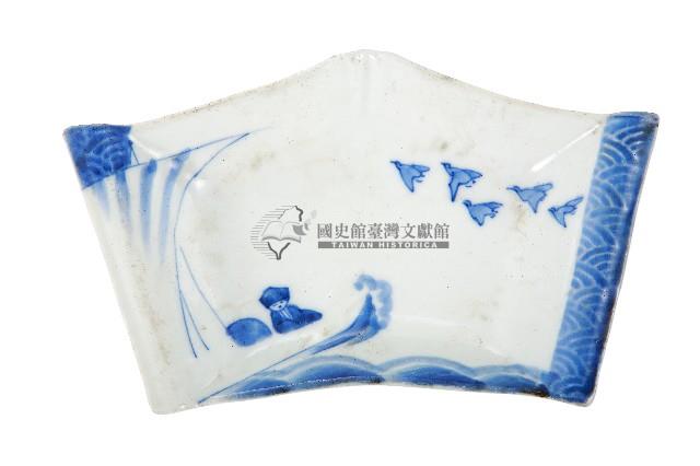 青花舟艇人物飛鳥紋五角變形皿藏品圖，第1張