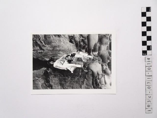 黃則修攝女藝人凌波、鄭慶寧藏品圖，第1張