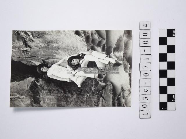 黃則修攝女藝人凌波、鄭慶寧藏品圖，第1張