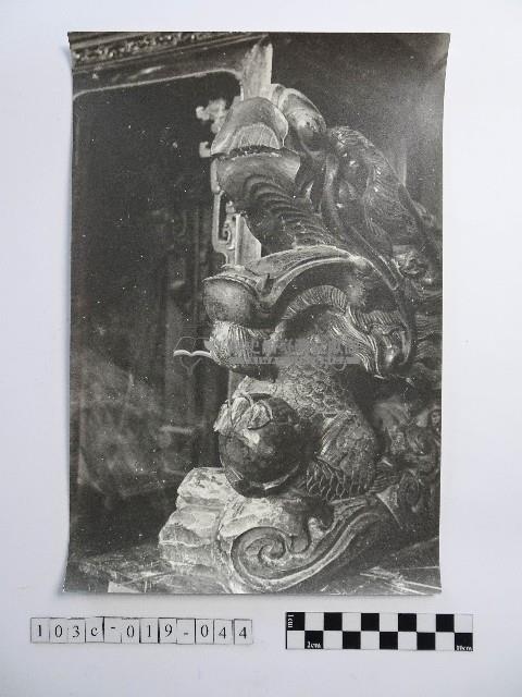 黃則修攝石雕龍柱藏品圖，第1張