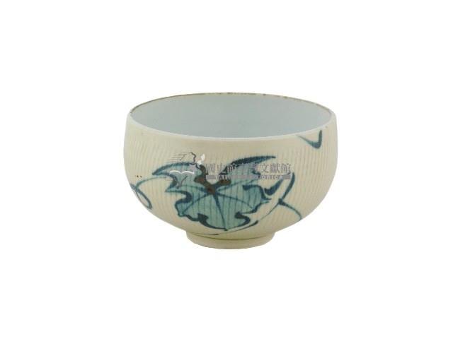 白地綠釉荷葉紋瓷杯藏品圖，第1張