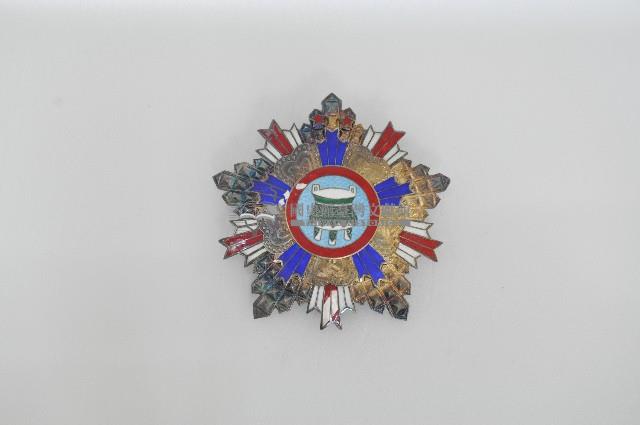 二等寶鼎勳章藏品圖，第1張