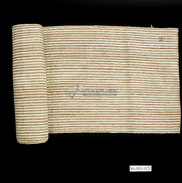 泰雅族褐色橫紋方巾藏品圖，第1張