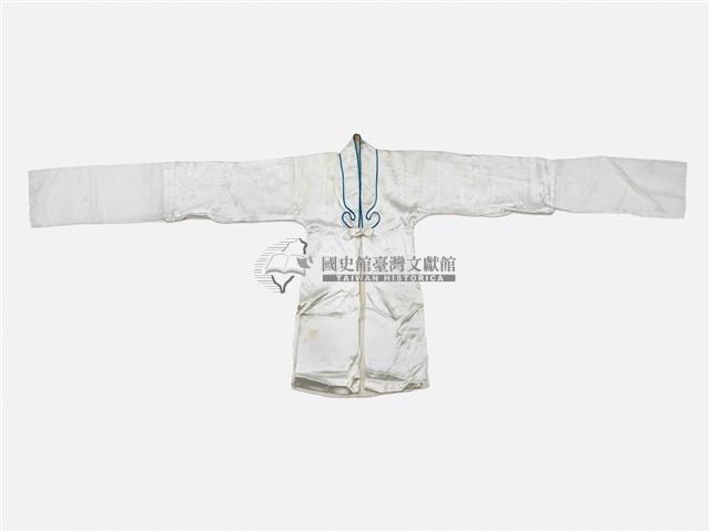 乳白色素面長擺戲服藏品圖，第1張