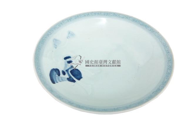 青花日本武士帽盔紋青白瓷盤藏品圖，第1張