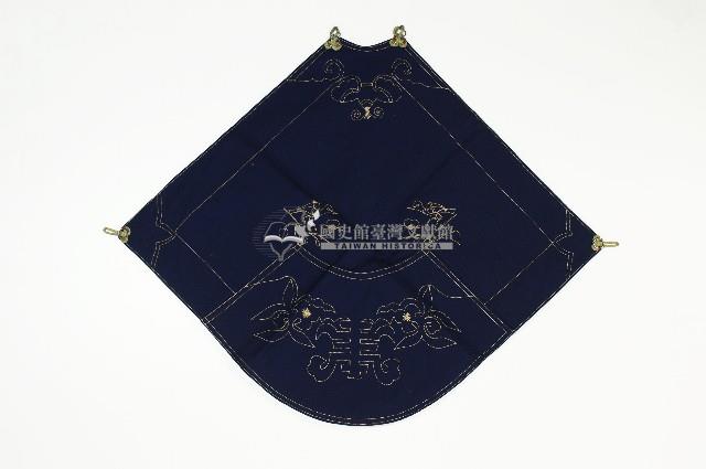 黑色壽字繡樣肚兜藏品圖，第1張