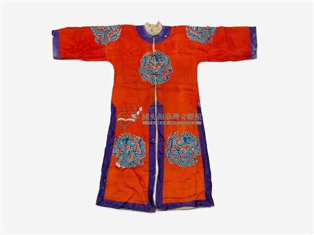 紅色龍紋長擺戲服藏品圖，第1張