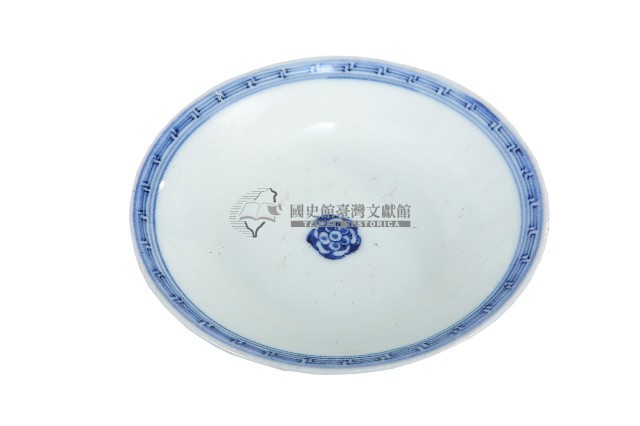 青花纏枝花卉開光山水花輪花紋碗藏品圖，第1張