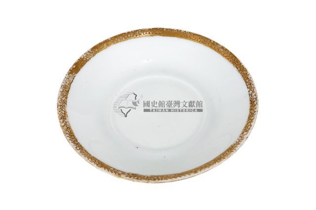 金口卷草紋白地瓷盤藏品圖，第1張