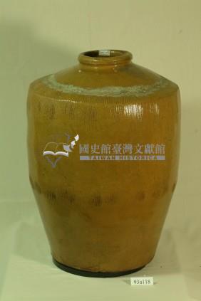 万字款棕褐色細密直紋窄口直壁式陶甕藏品圖，第1張