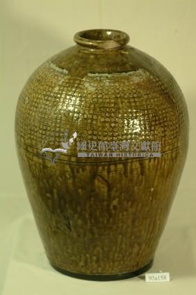 棕褐流釉凸面拍打印紋窄口豐肩式陶甕藏品圖，第1張