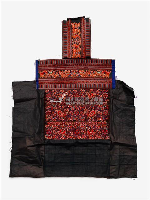 中國施洞苗族黑底紅刺繡繡片藏品圖，第1張