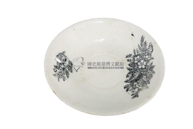 黑彩印花花草紋白地瓷盤藏品圖，第1張