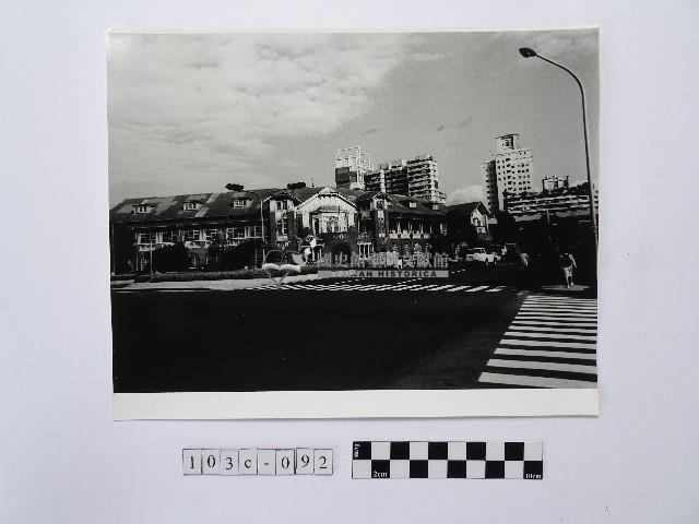 黃則修攝北門劉銘傳鐵路局的舊址藏品圖，第1張