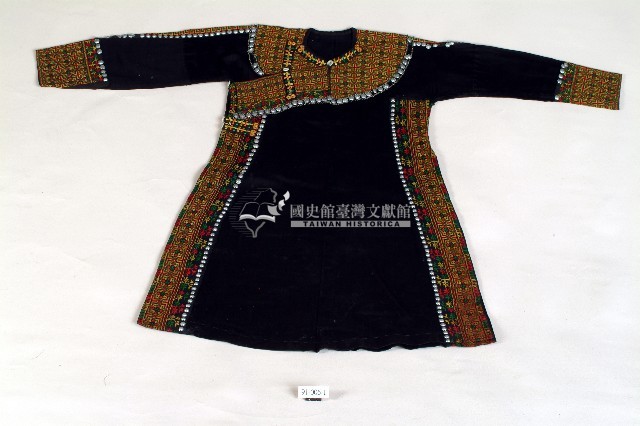 魯凱族女長衣藏品圖，第1張