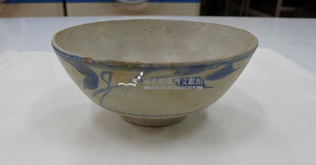 青花簡筆花草紋碗藏品圖，第1張