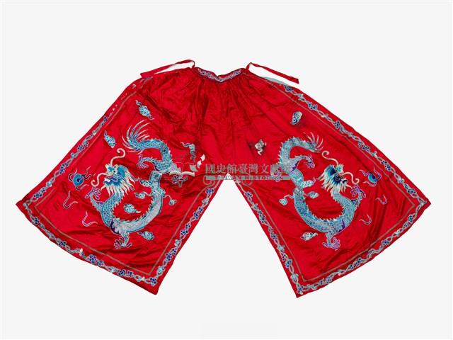 紅色龍紋裙戲服藏品圖，第1張
