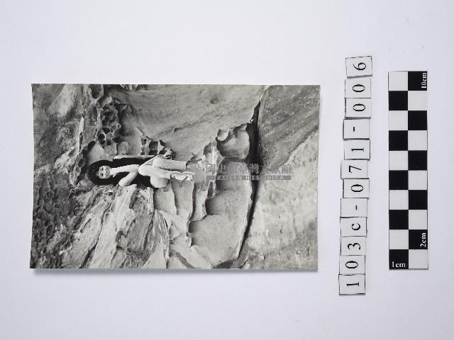 黃則修攝女藝人鄭慶寧藏品圖，第1張