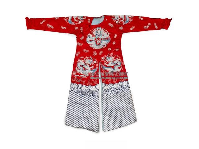 紅色龍紋長擺戲服藏品圖，第1張