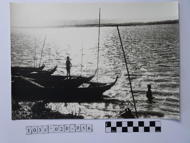 黃則修攝收工的船夫藏品圖，第1張