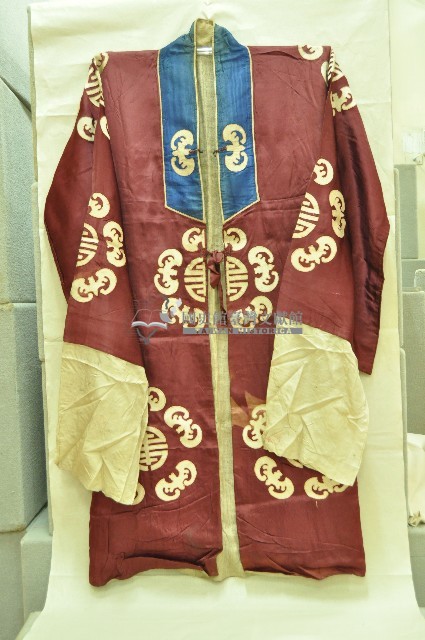 暗紅色河南戲服藏品圖，第1張